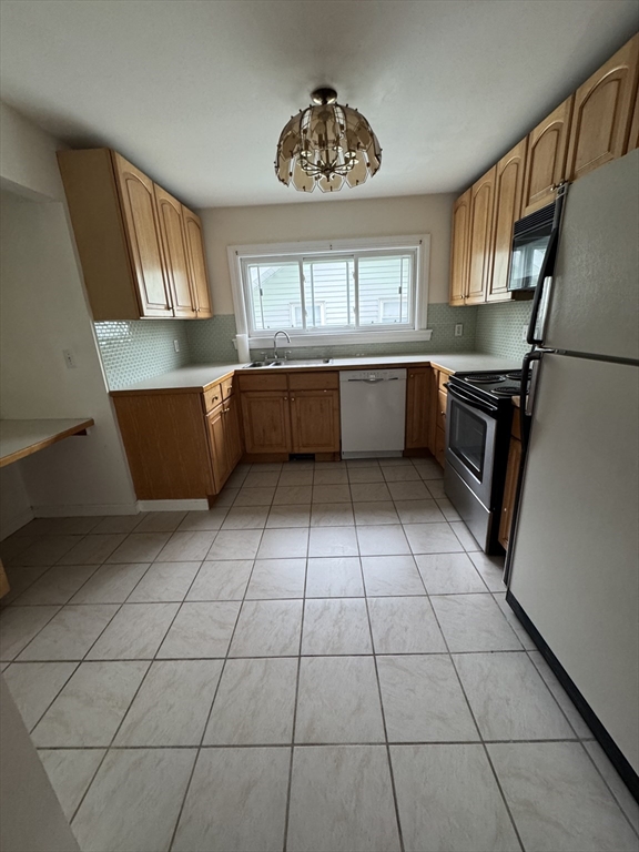 81 Sunnyside Ave, Winthrop