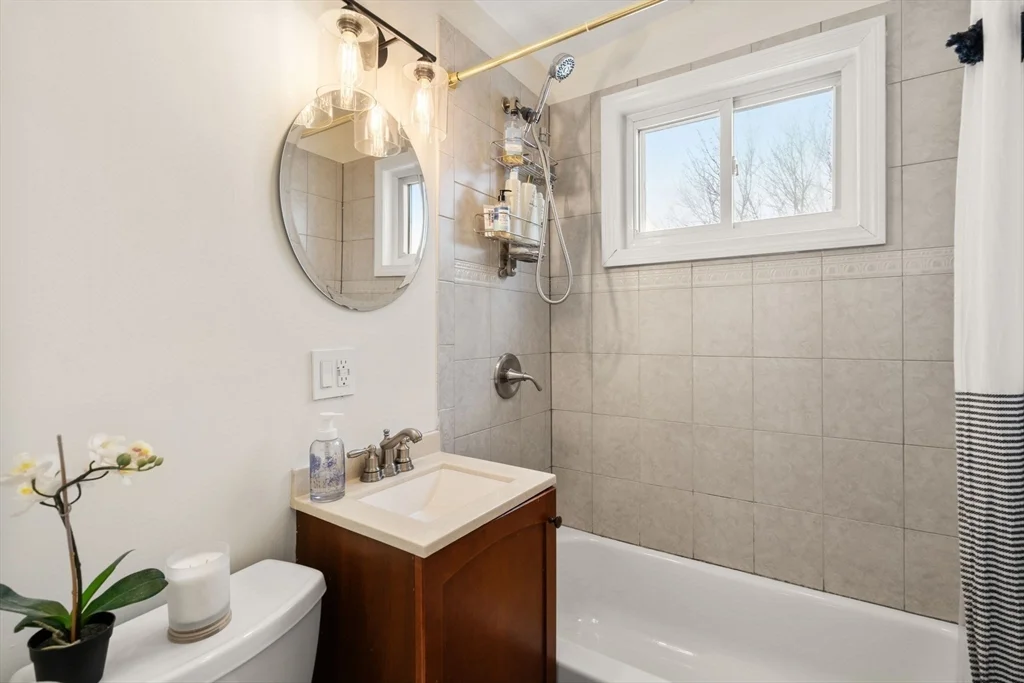 7 Quincy St, Watertown