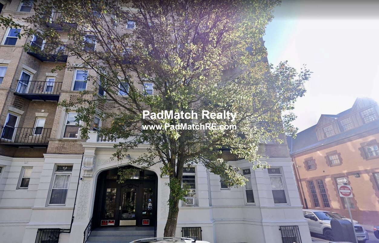 38 Hemenway St, Fenway