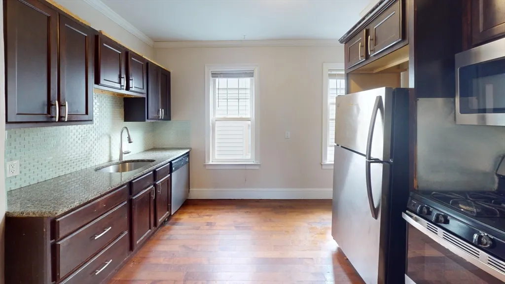 47 Iffley St, Jamaica Plain