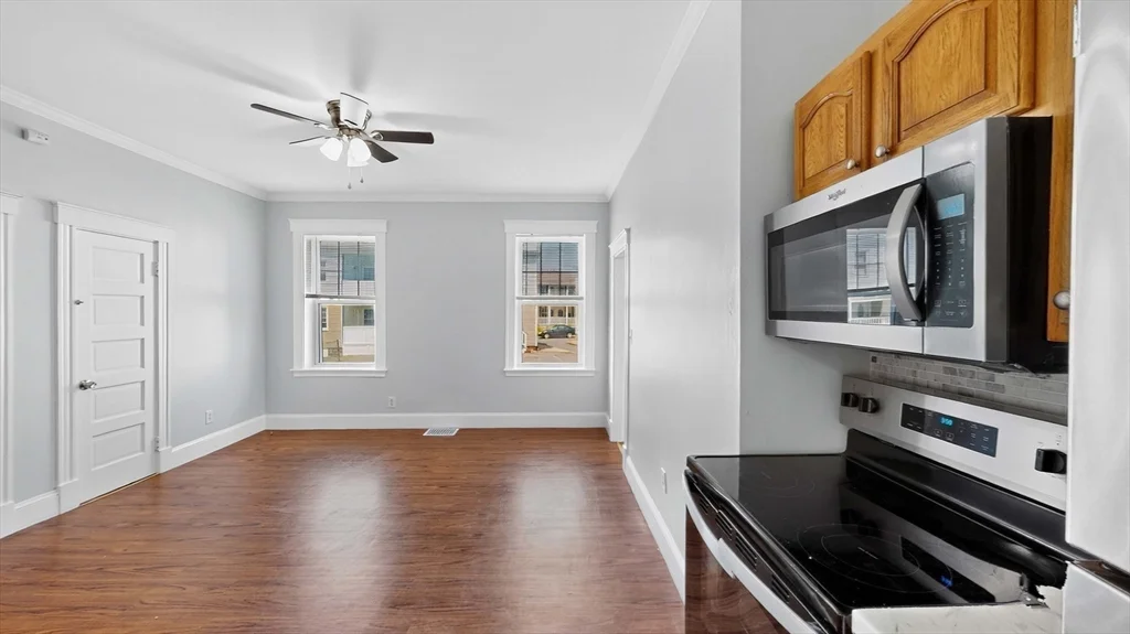 10 Porter, Salem