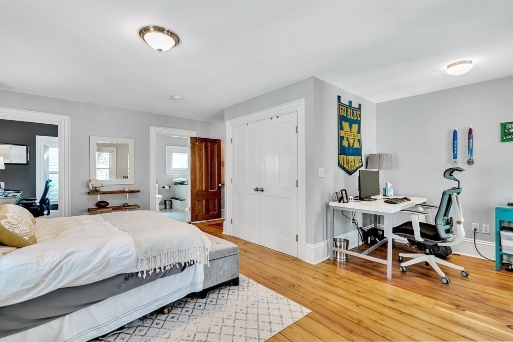 1 Riverside Pl, Riverside