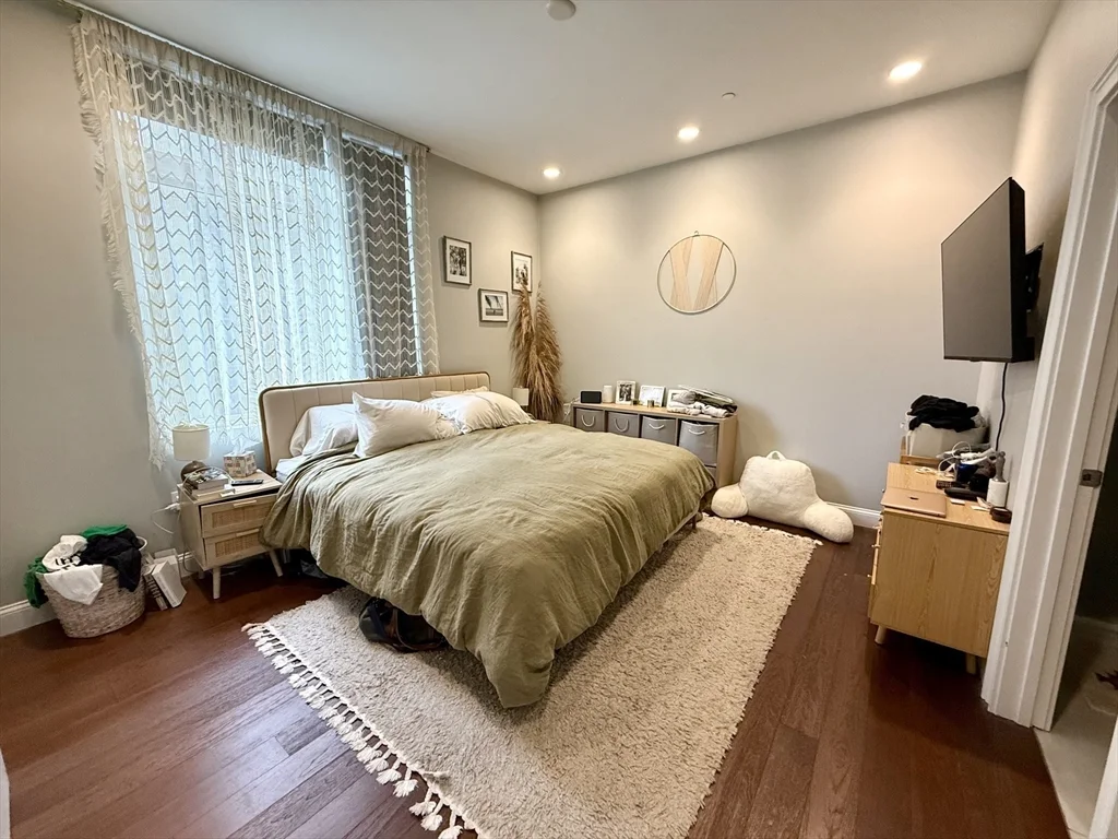 170 W Broadway St, South Boston