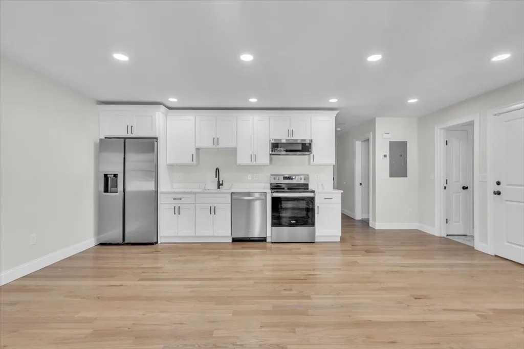 16-18 Peckham Ave, Brockton