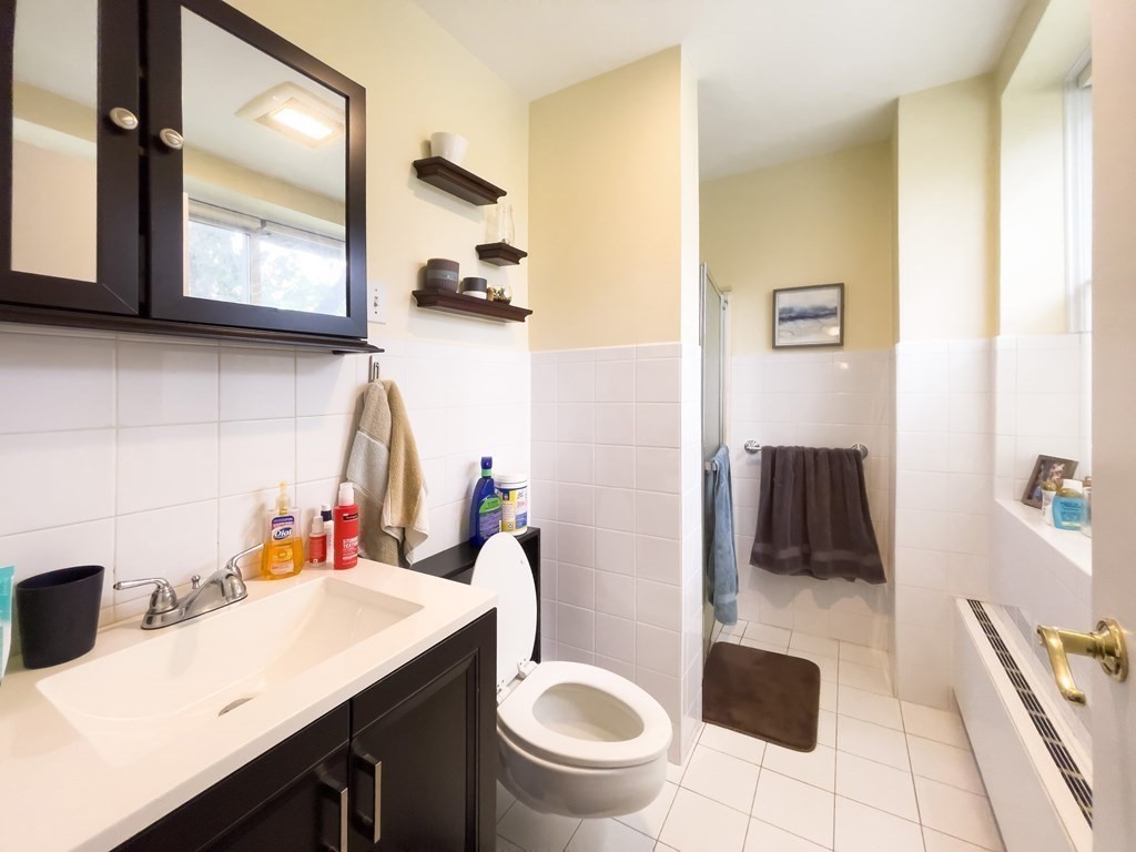 332 Jamaicaway, Jamaica Plain