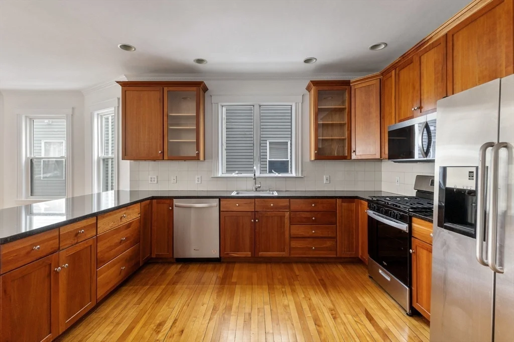 114 Trowbridge, Mid Cambridge