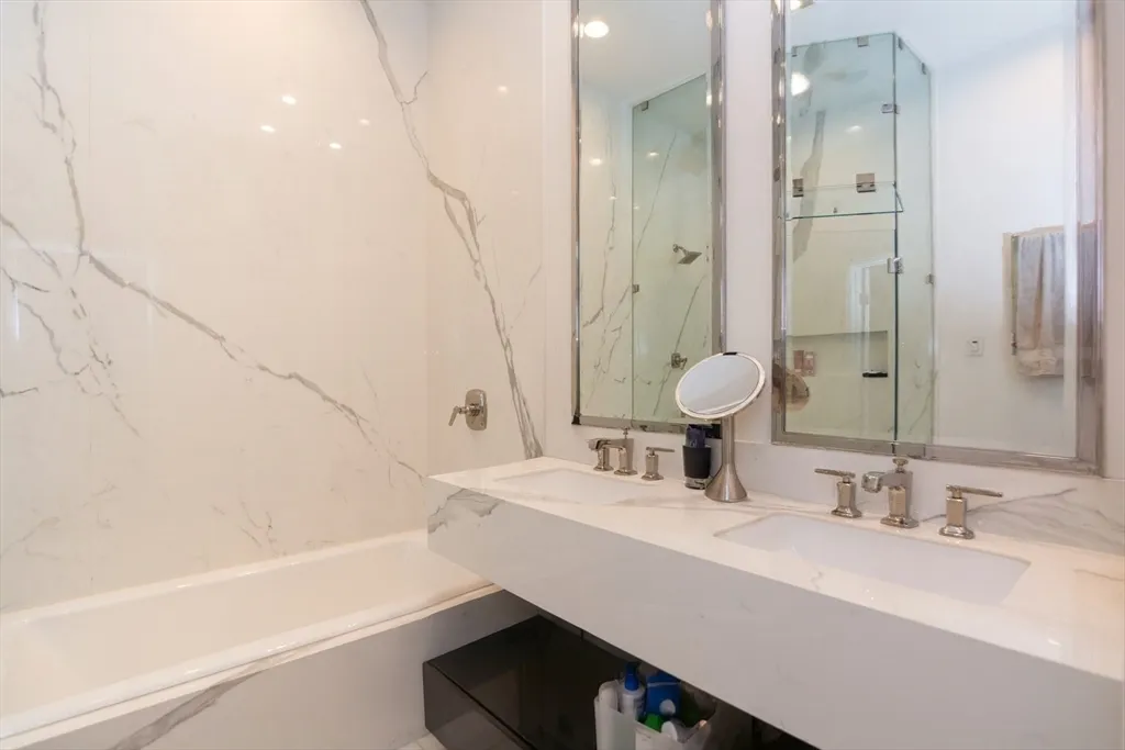 288 Commonwealth Ave, Back Bay