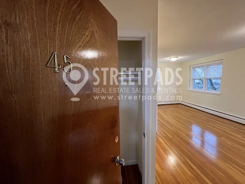 2018 Commonwealth Ave, Brighton