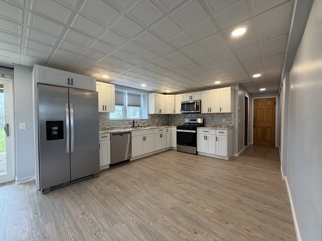 24 Lewis St, North Providence