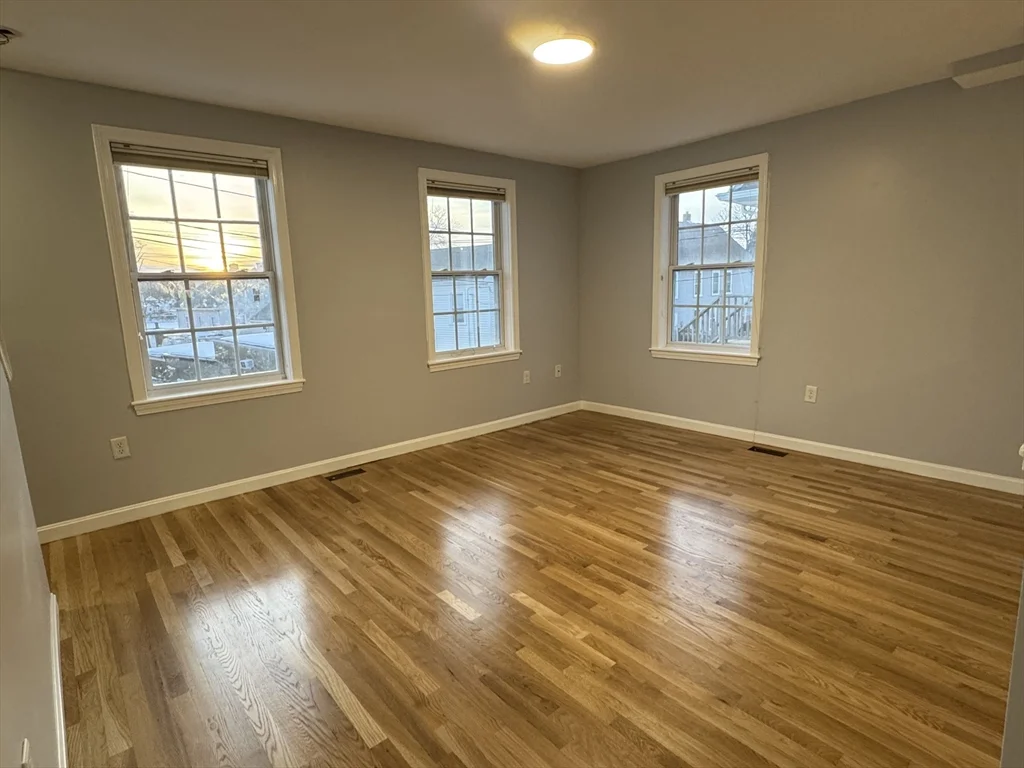 12 Bakers Ave, Weymouth