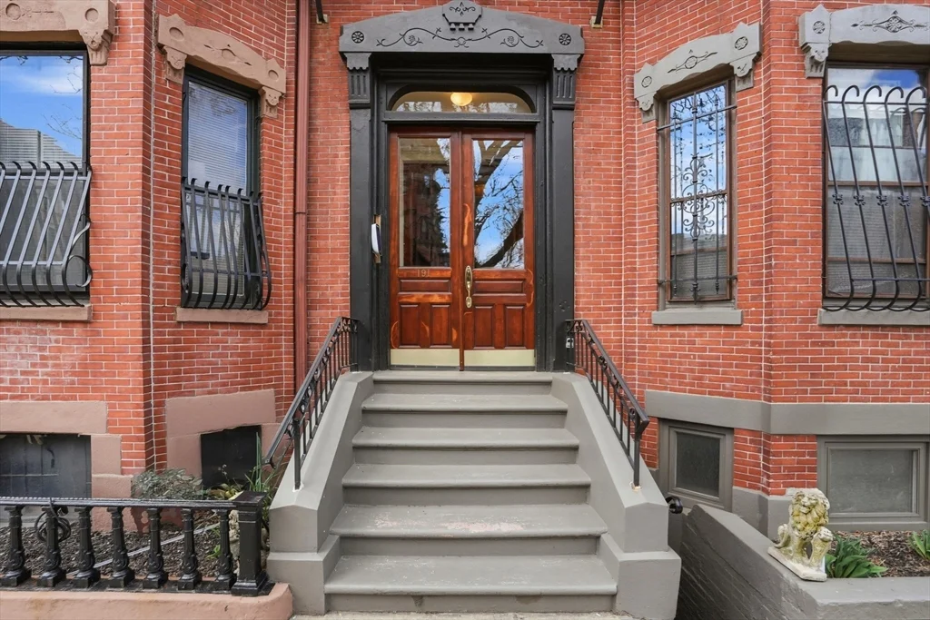 191 Warren Ave, South End