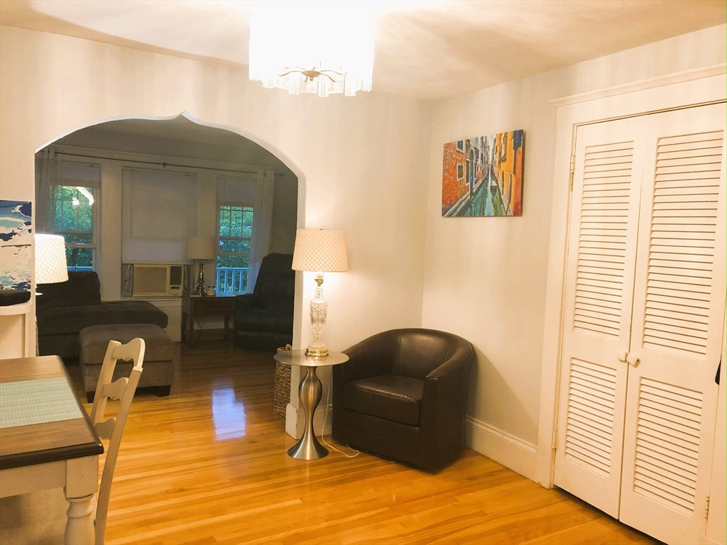 25 Emerald St, Medford