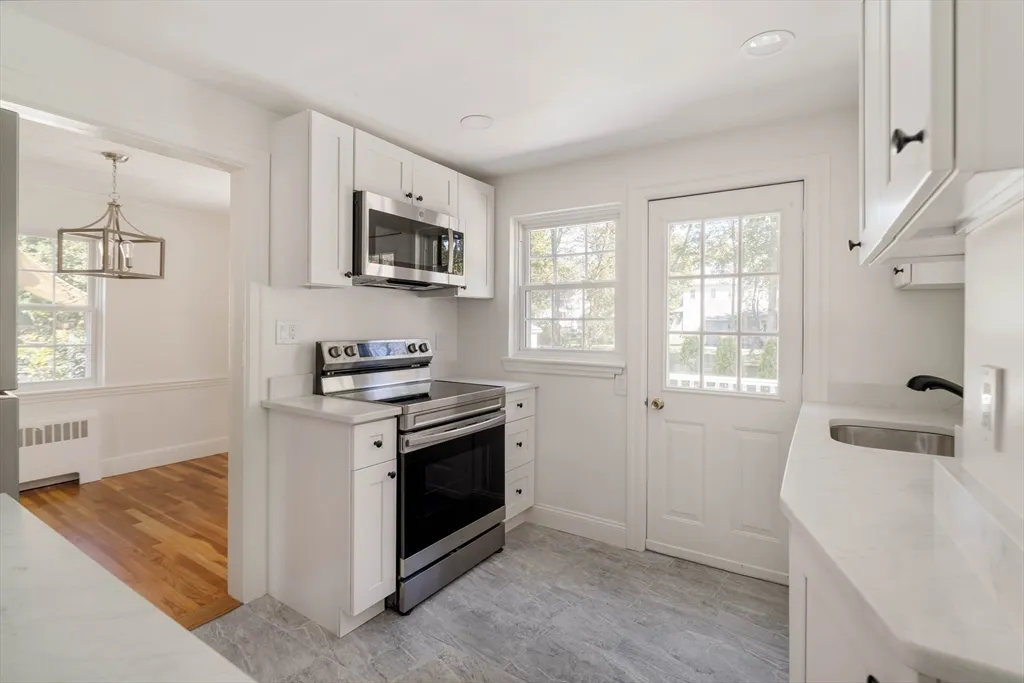 27 Payne Rd, Newton Highlands