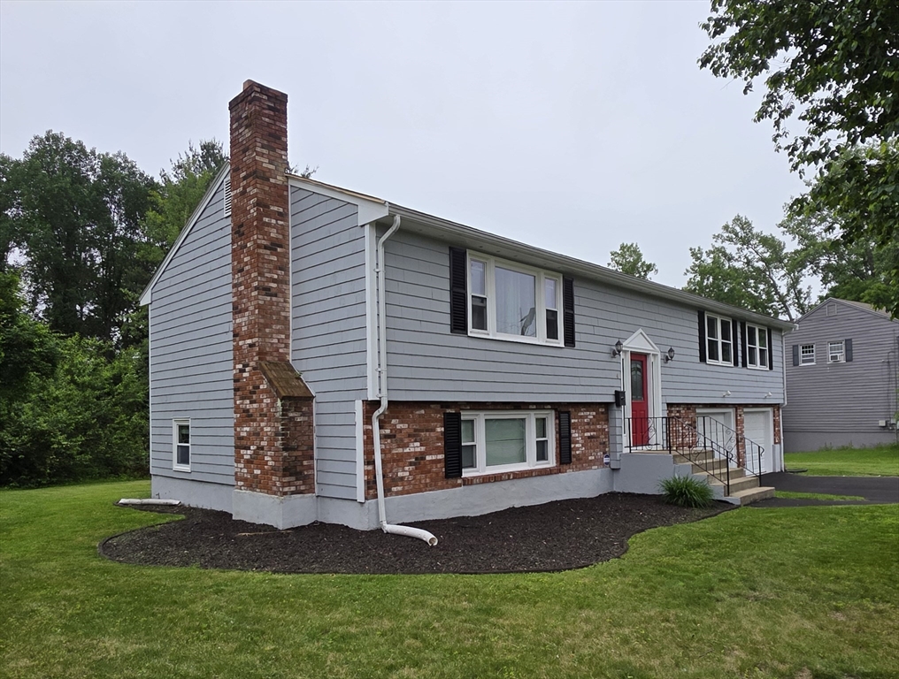 4 Hickey Dr, Framingham