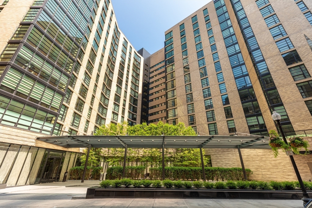 580 Washington St, Midtown