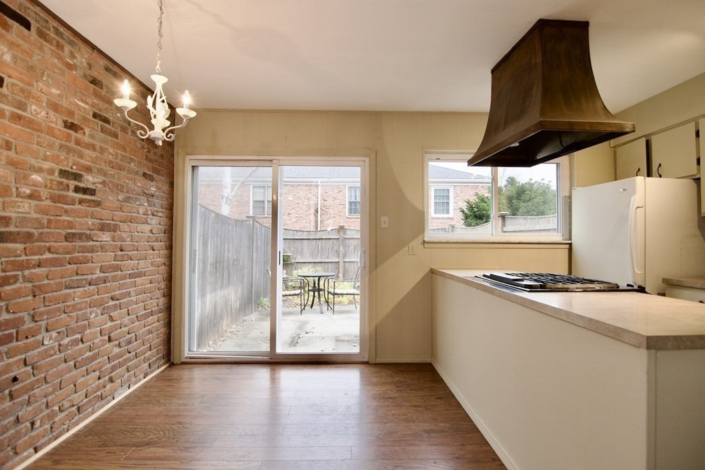 1157 Dickinson St, Forest Park