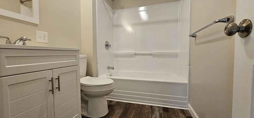 20 Park Ave, Webster