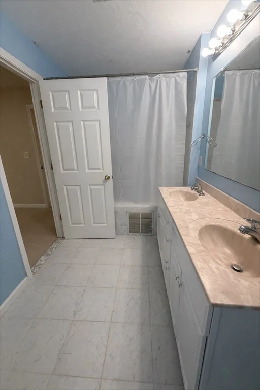 75 Lebeaux Dr, Edgemere