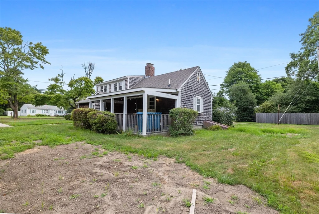 405 Sandwich Rd, East Falmouth