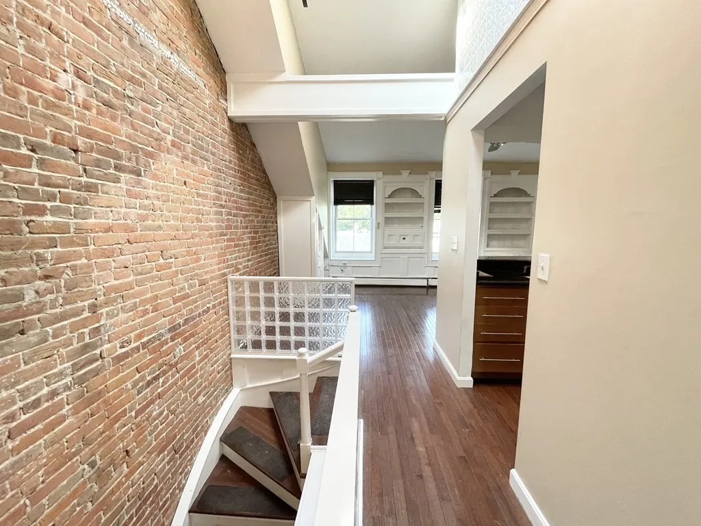 670 Massachussetts, South End