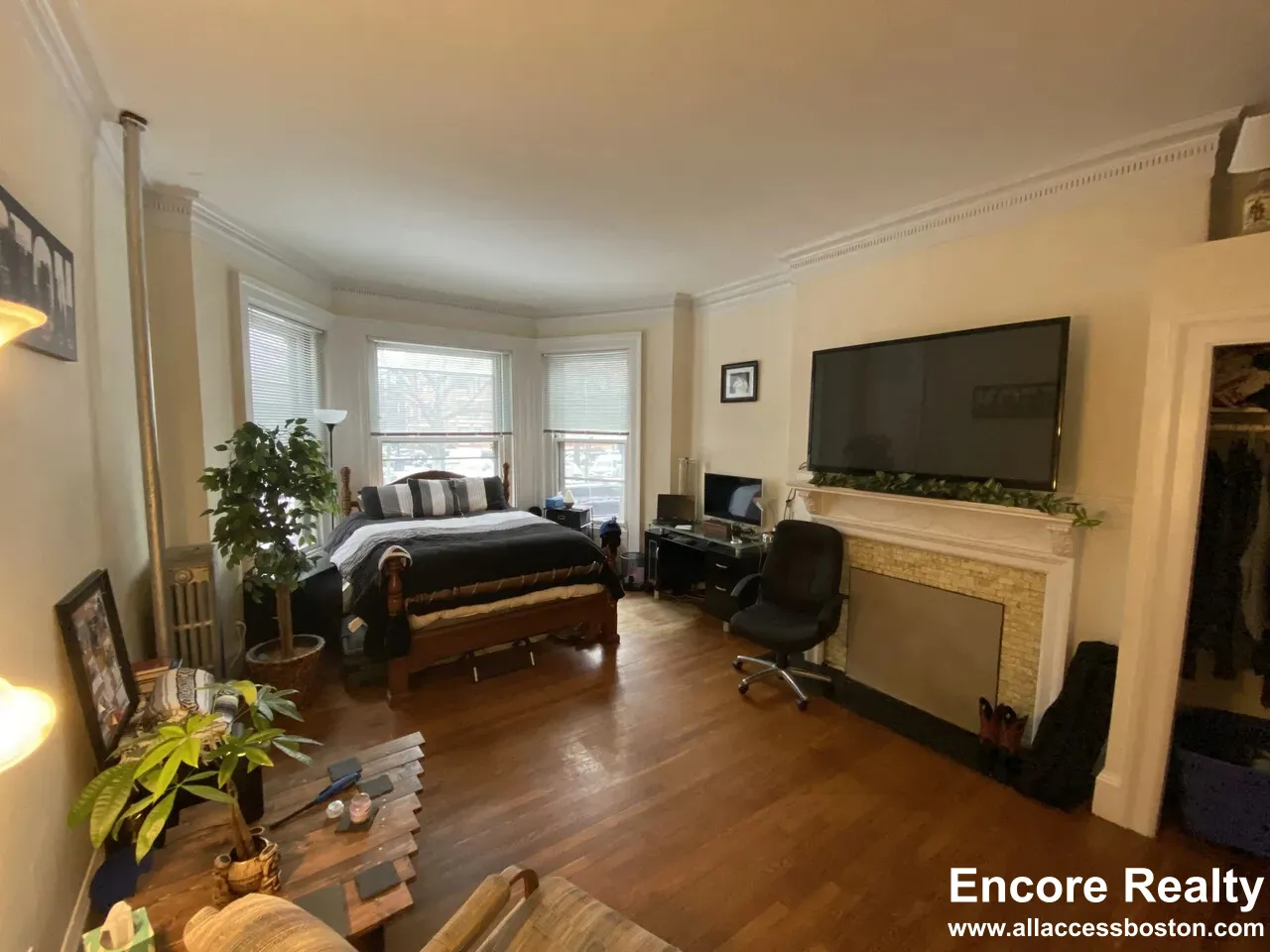 1071 Beacon St, Longwood