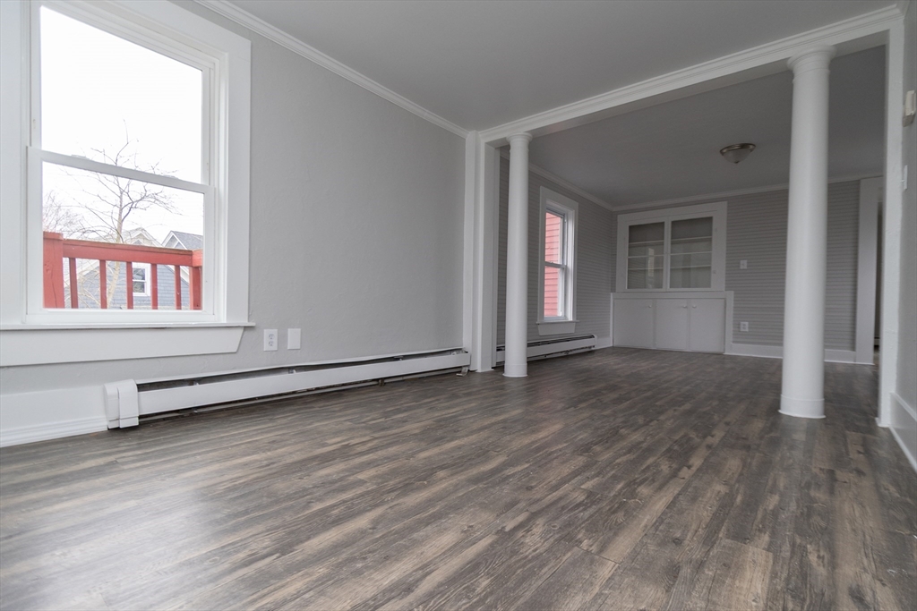 7 Central St, Hudson