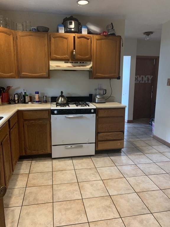 64 Garrison Ave, West Somerville