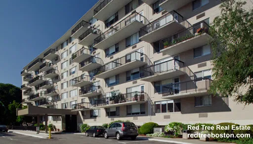 101 Monmouth Ct, Longwood