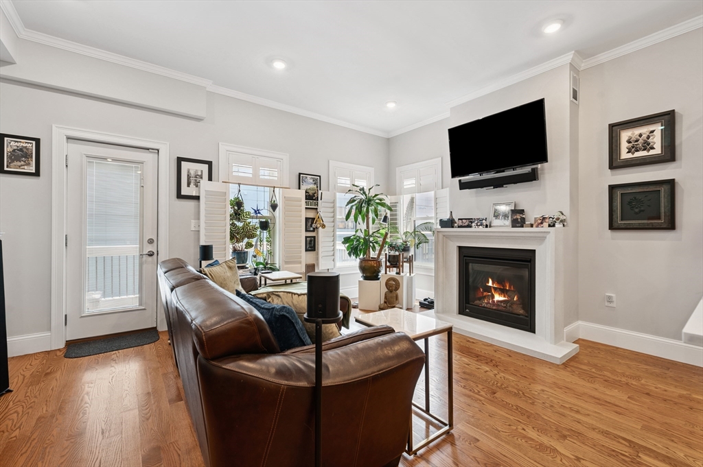 338 Meridian St, East Boston