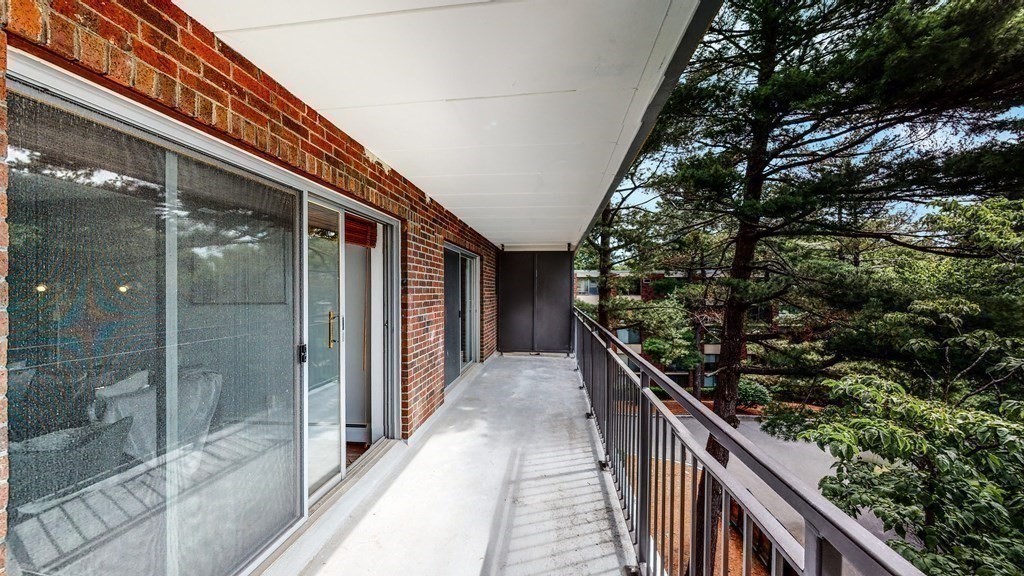 995 Massachusetts Ave, Arlington