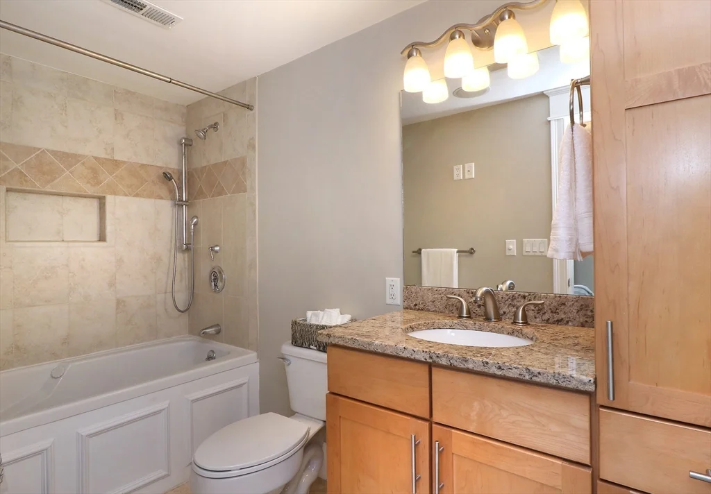 276 Bowen St, South Boston