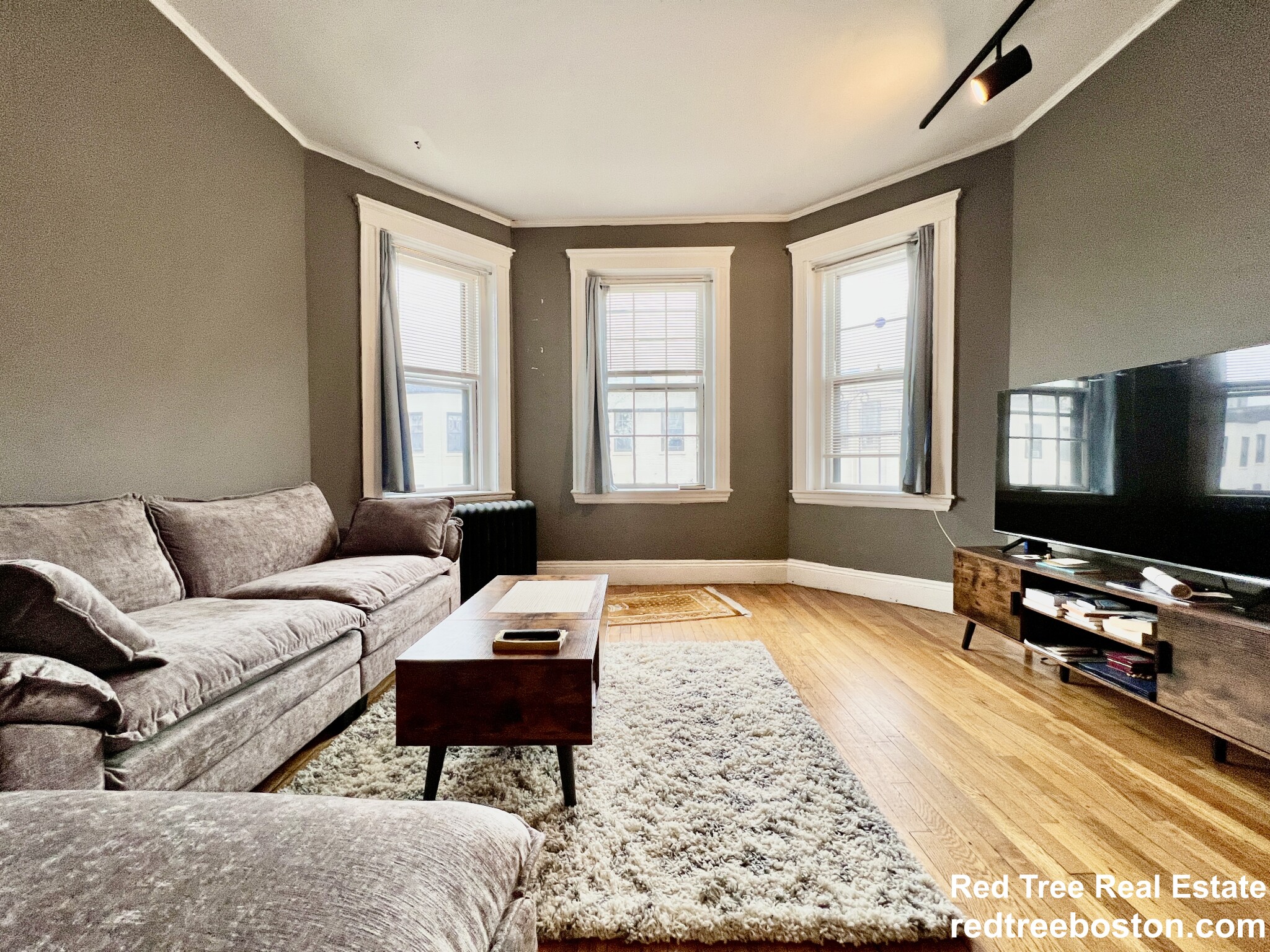 1572 Commonwealth Ave, Brighton