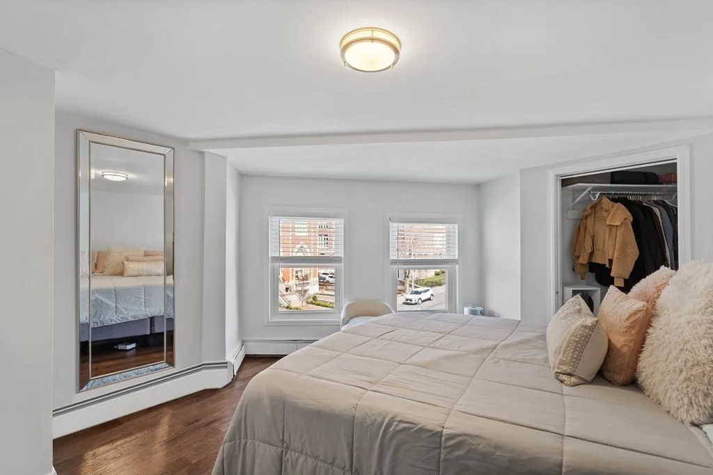 1 Telegraph St, South Boston