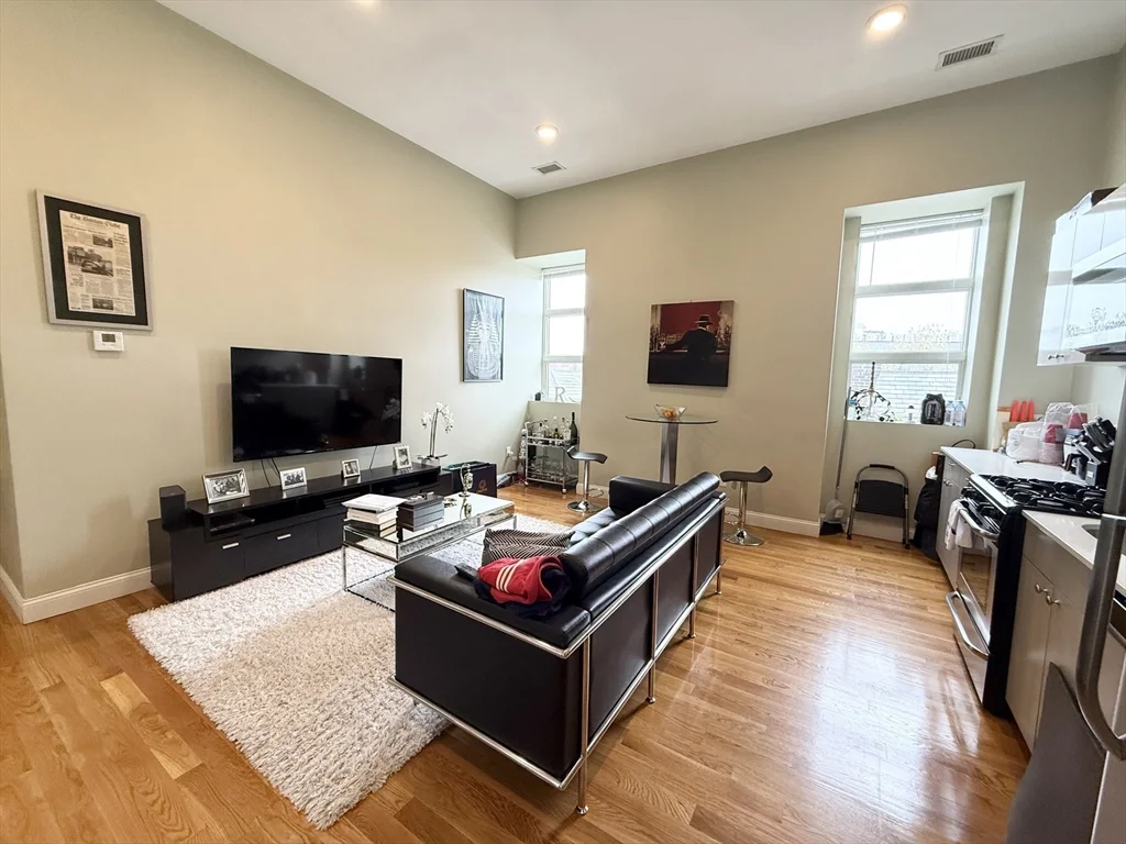 409 Dudley St, Roxbury