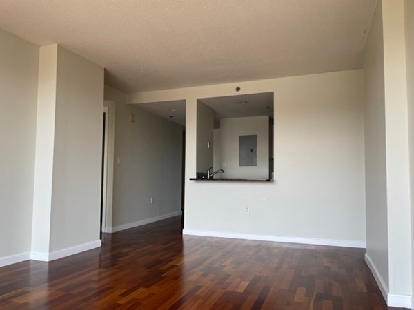 8 Museum Way, East Cambridge