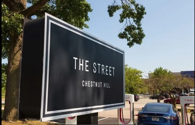 2 Hammond Pond Pkwa, Chestnut Hill