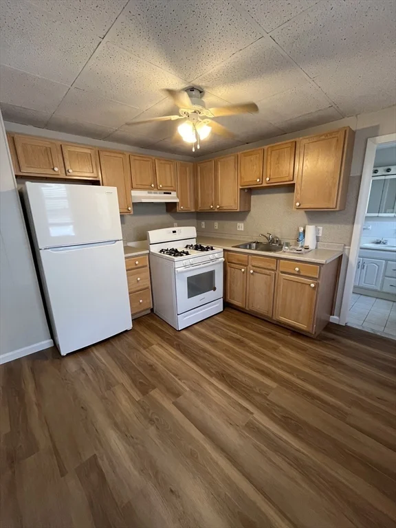 38 Everett St, Medford