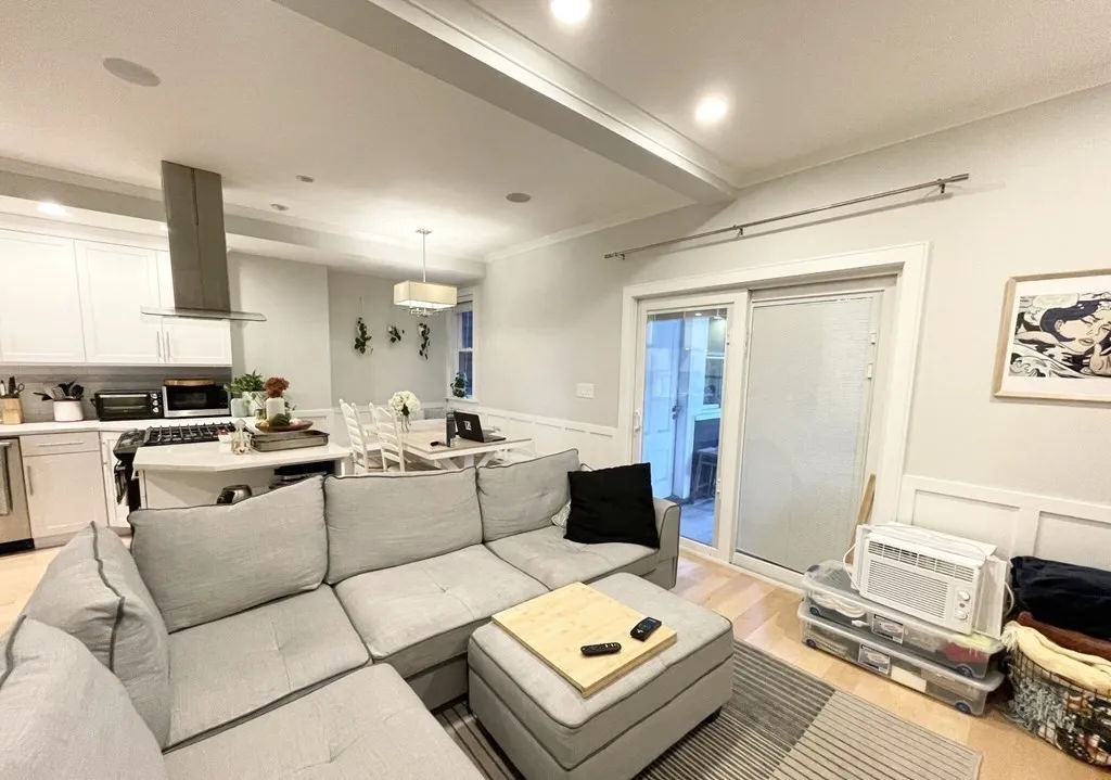 108 Buttonwood, Boston