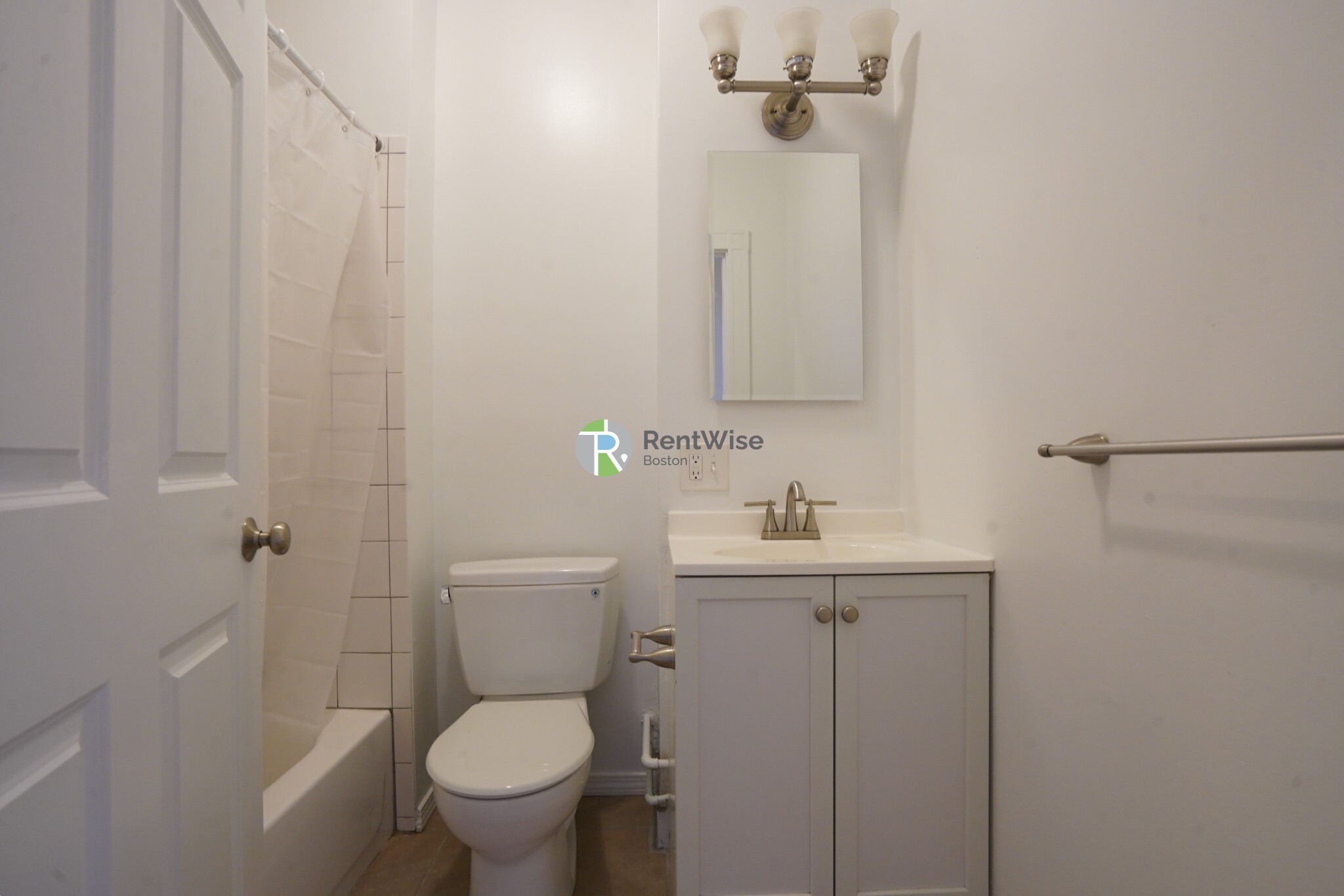 230 Walnut St, Newtonville