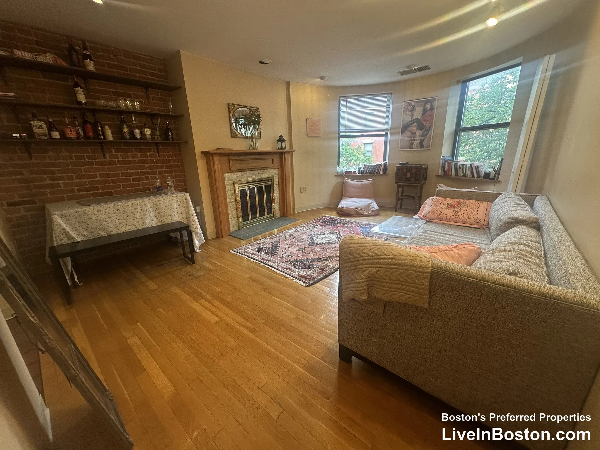 102 Gainsborough St, Fenway