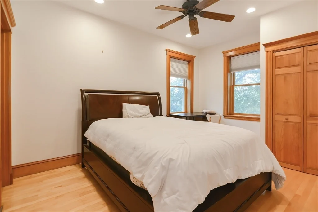 90 Browne St, Coolidge Corner