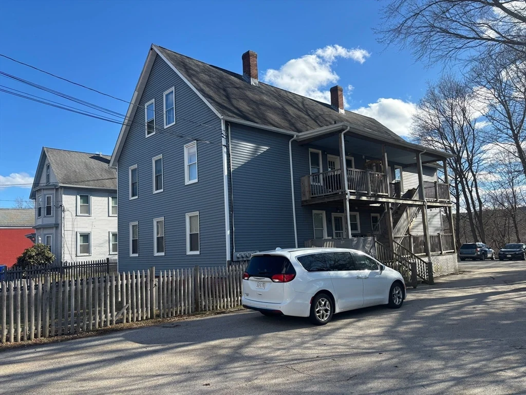 292 Providence Rd, Grafton