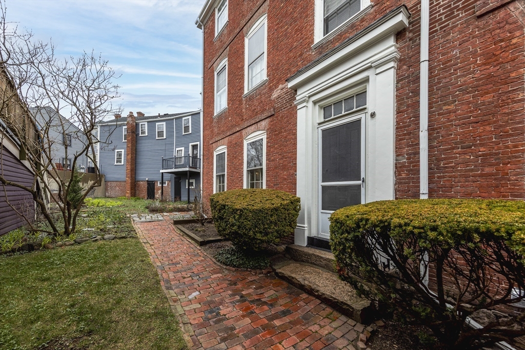 137 Washington, Old Town