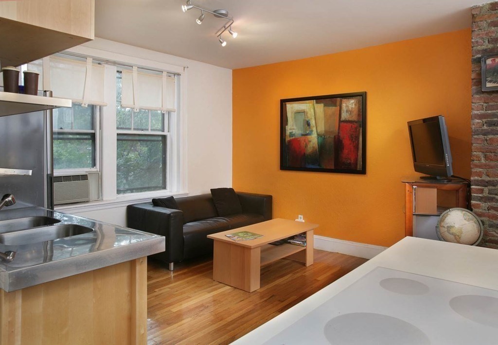 114 Strathmore, Brighton