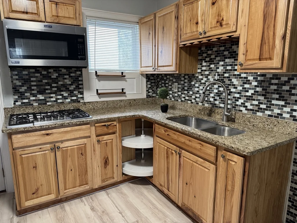 409 Moody St, Lowell