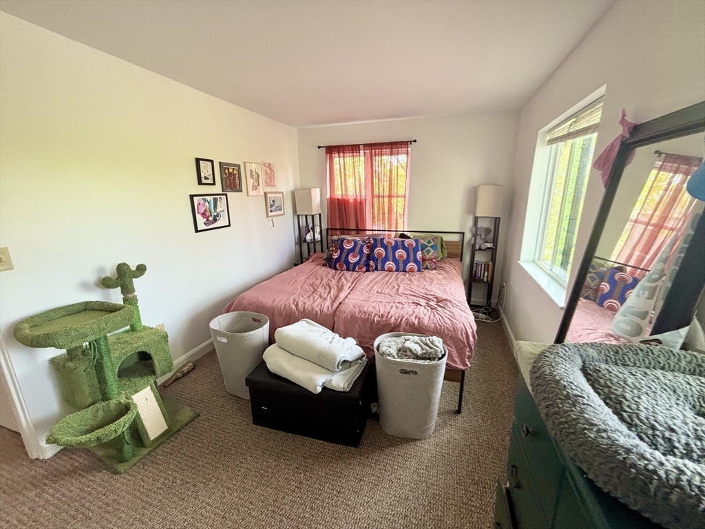 125 Governor Winthrop, Ten Hills