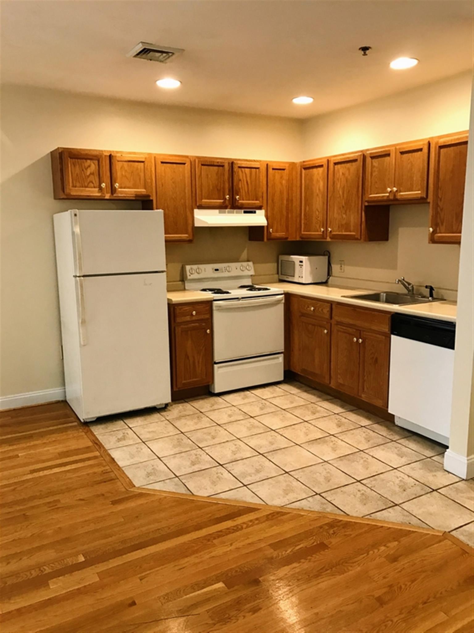 15 Pearl St, Cambridgeport