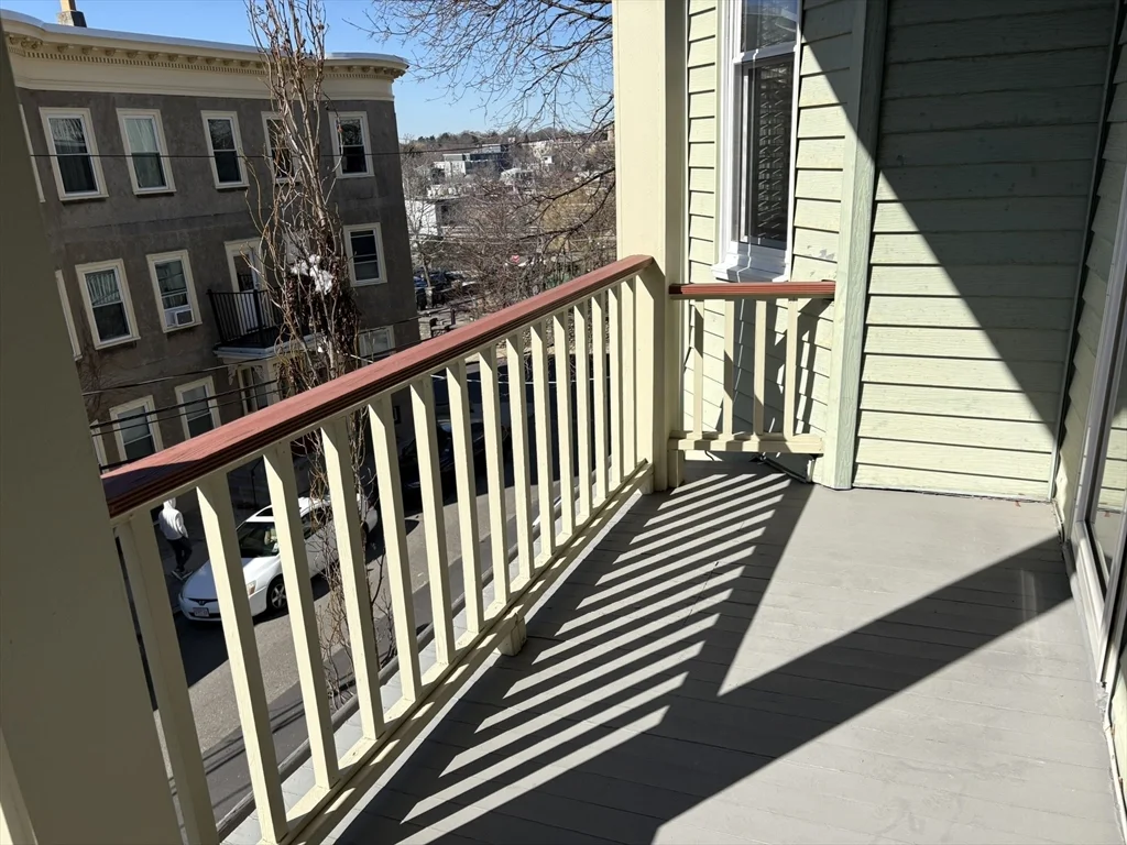 62 Ibbetson St, Davis Square