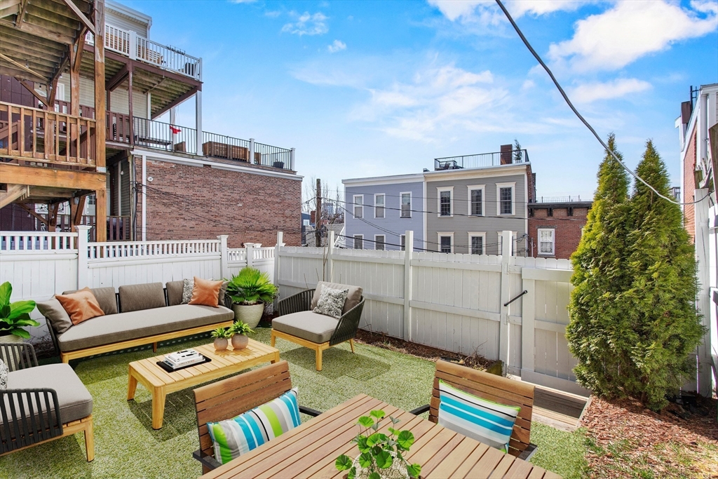 274 Bunker Hill St, Charlestown