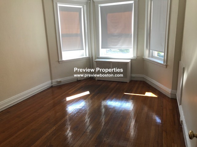 1171 Boylston St, Fenway